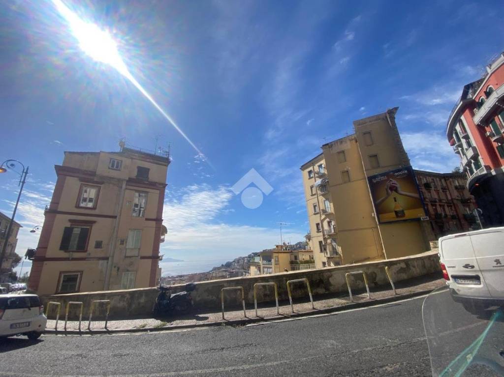 locale commerciale in vendita a Napoli in zona Vomero
