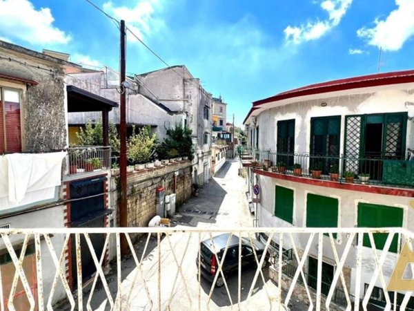 appartamento in vendita a Napoli in zona Piscinola