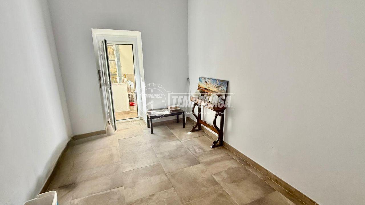 appartamento in vendita a Napoli in zona Fuorigrotta