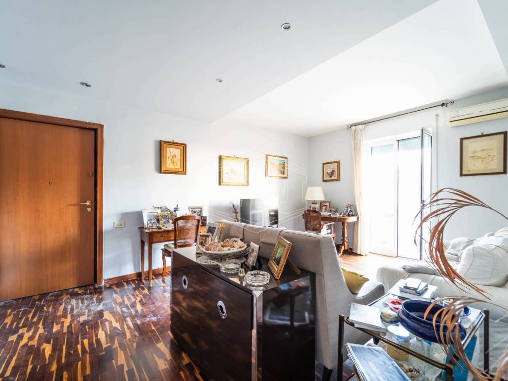 appartamento in vendita a Napoli in zona Arenella