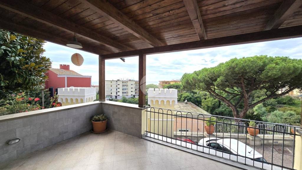 appartamento in vendita a Napoli in zona Posillipo
