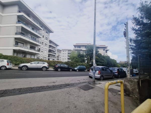negozio in vendita a Napoli in zona Arenella