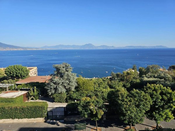 appartamento in vendita a Napoli in zona Posillipo