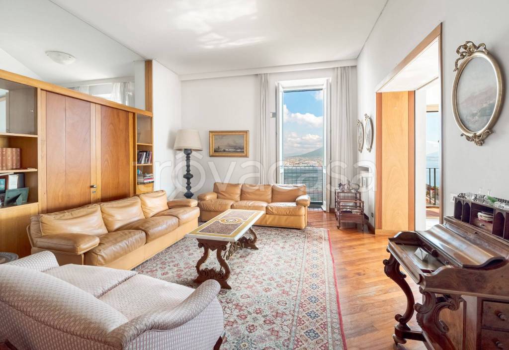 appartamento in vendita a Napoli in zona Posillipo