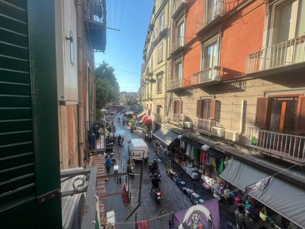 appartamento in vendita a Napoli in zona Stella