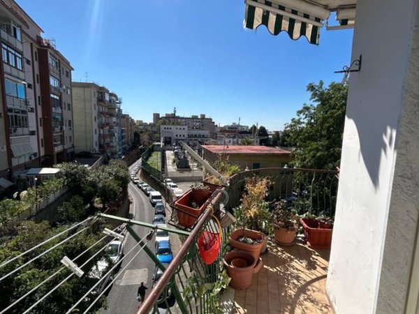 appartamento in vendita a Napoli in zona Arenella