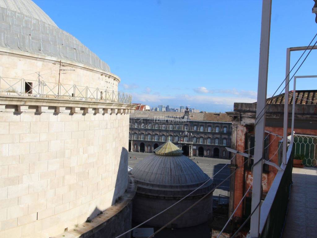 appartamento in vendita a Napoli in zona San Ferdinando