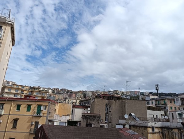 appartamento in vendita a Napoli in zona Chiaia