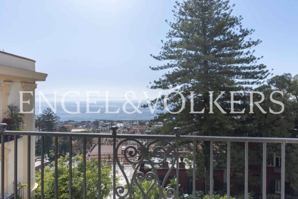 appartamento in vendita a Napoli in zona Chiaia