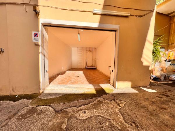 appartamento in vendita a Napoli in zona Chiaia