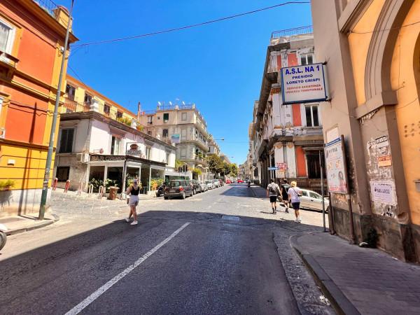 appartamento in vendita a Napoli in zona Chiaia