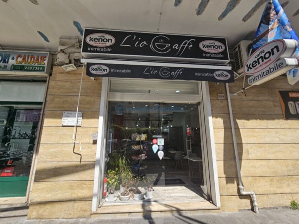 negozio in vendita a Napoli in zona Fuorigrotta