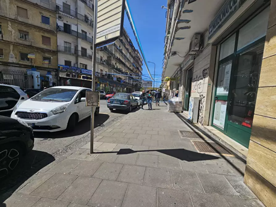 negozio in vendita a Napoli in zona Fuorigrotta