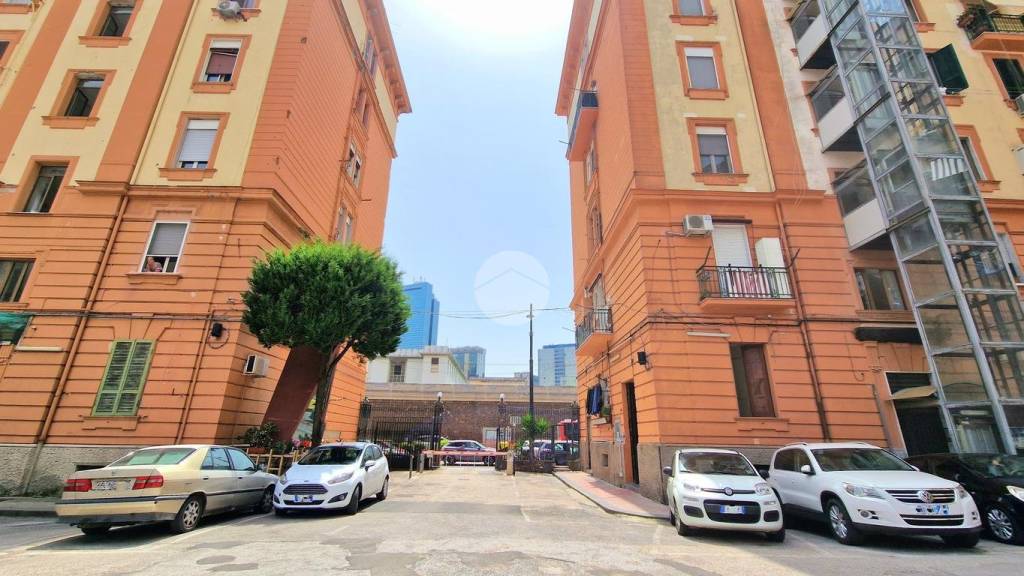 appartamento in vendita a Napoli in zona Poggioreale