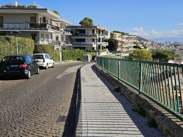 appartamento in vendita a Napoli in zona Posillipo