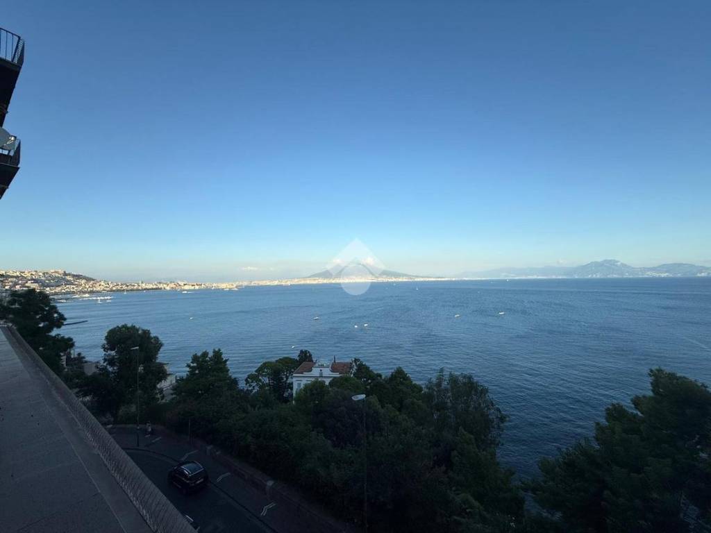 appartamento in vendita a Napoli in zona Posillipo