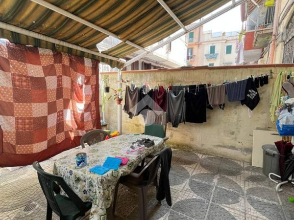 appartamento in vendita a Napoli in zona Stella