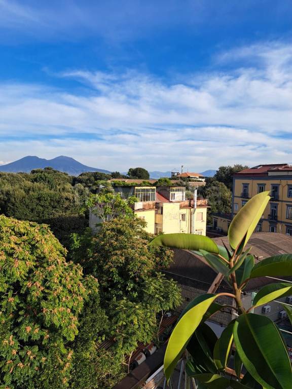 appartamento in vendita a Napoli in zona Capodimonte / Colli Aminei