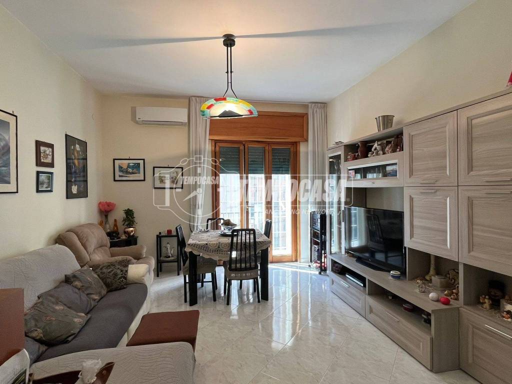 appartamento in vendita a Napoli in zona Fuorigrotta