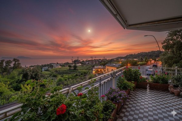 appartamento in vendita a Napoli in zona Posillipo