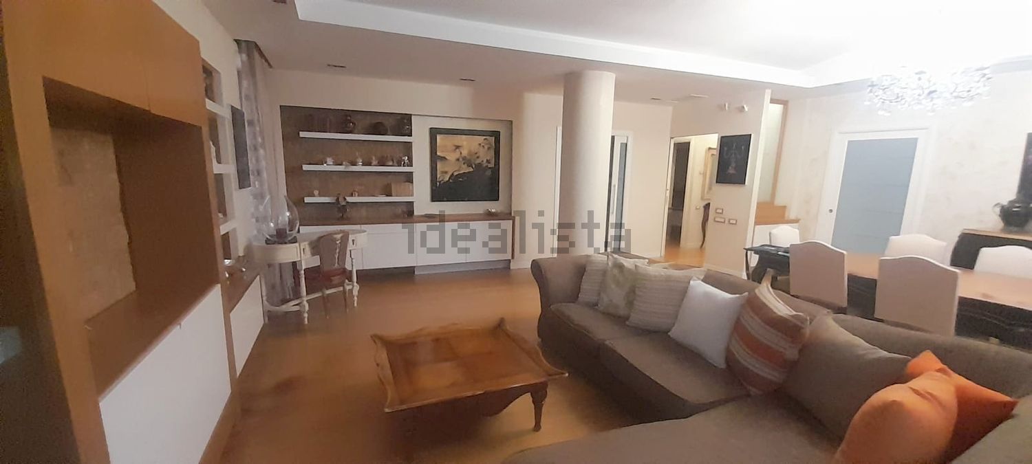 appartamento in vendita a Napoli in zona Chiaia