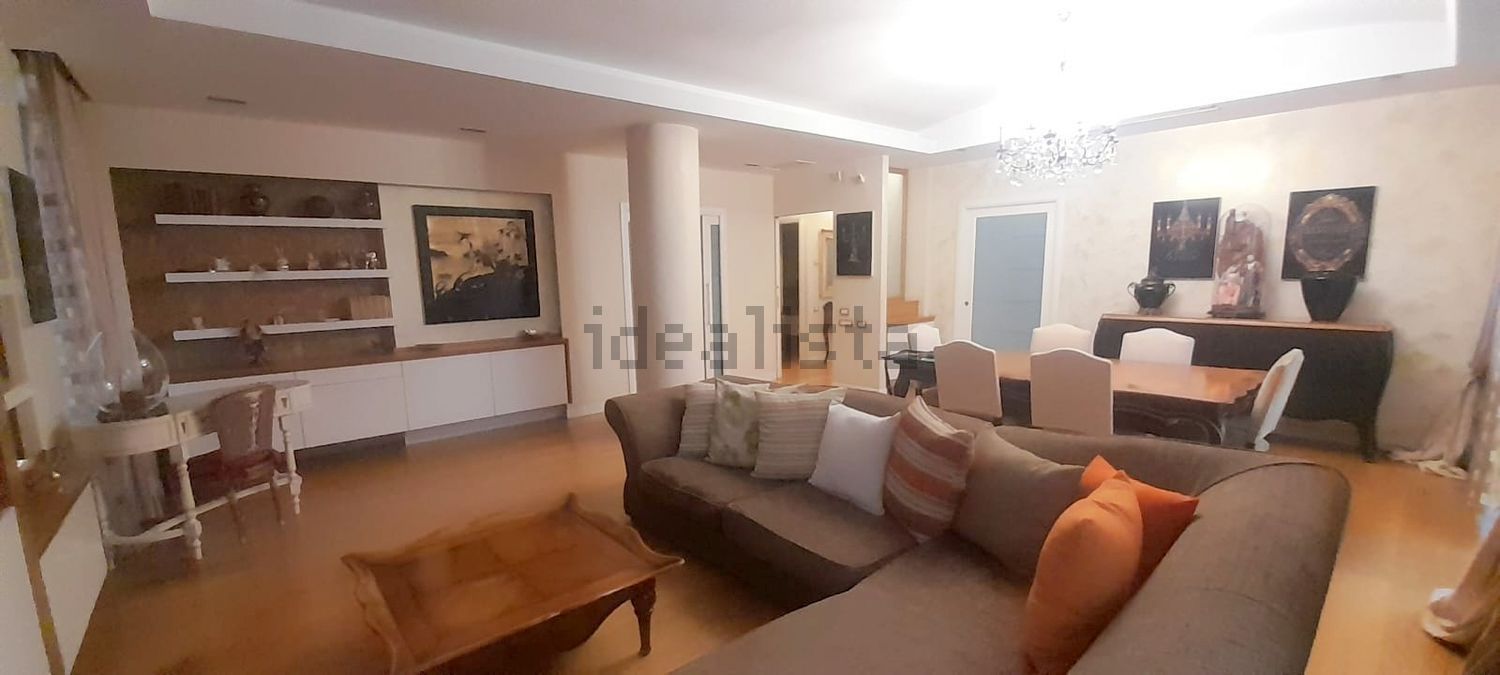 appartamento in vendita a Napoli in zona Chiaia