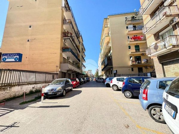 appartamento in vendita a Napoli in zona Bagnoli