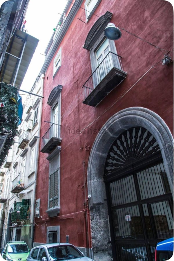 appartamento in vendita a Napoli in zona San Lorenzo