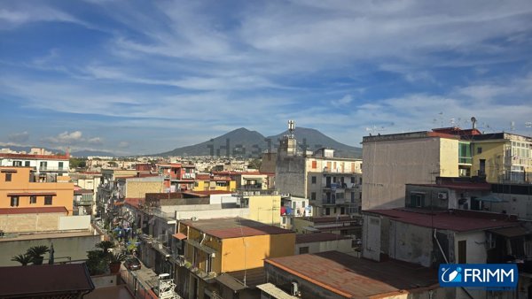 appartamento in vendita a Napoli in zona Barra