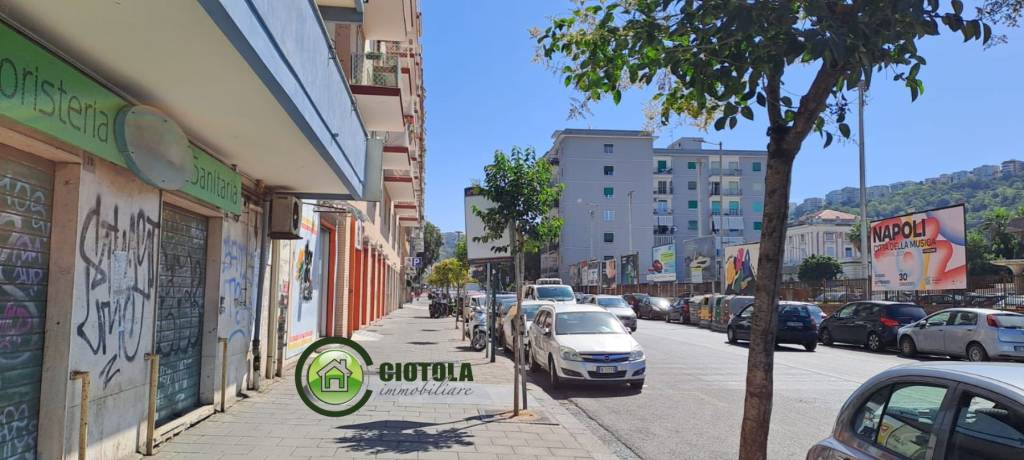 appartamento in vendita a Napoli in zona Fuorigrotta