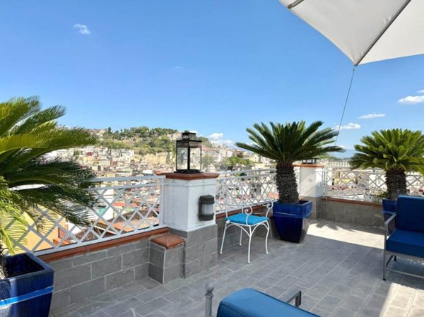 appartamento in vendita a Napoli in zona Stella