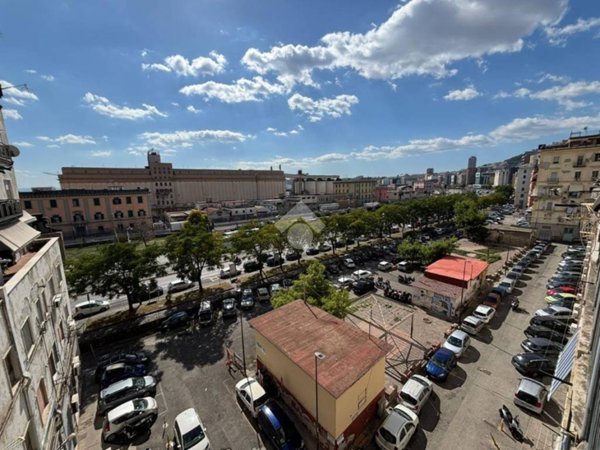 appartamento in vendita a Napoli in zona Pendino / San Giuseppe