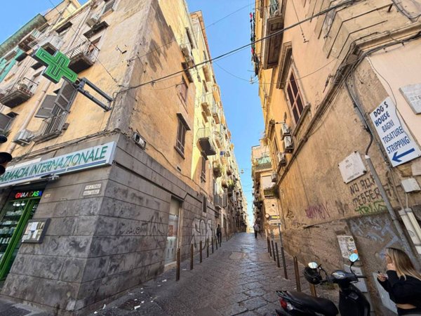 appartamento in vendita a Napoli in zona Stella
