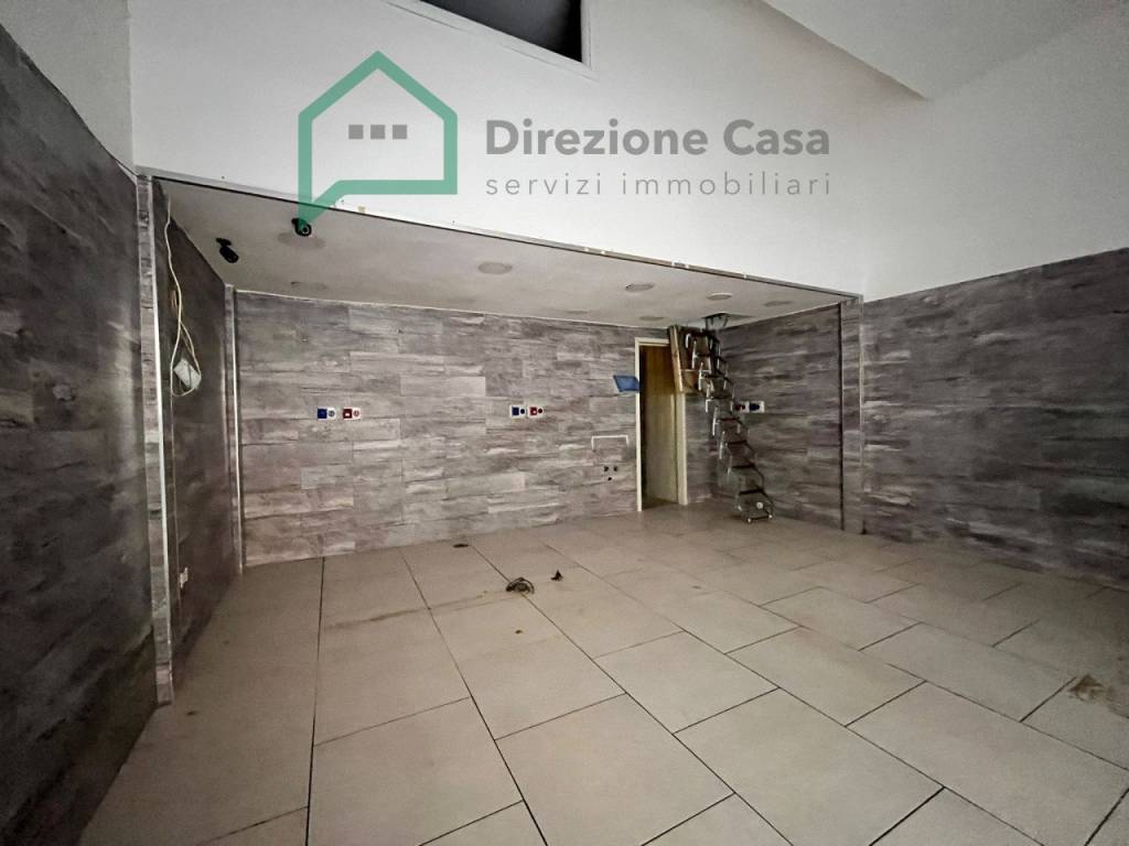 negozio in vendita a Napoli in zona Mercato
