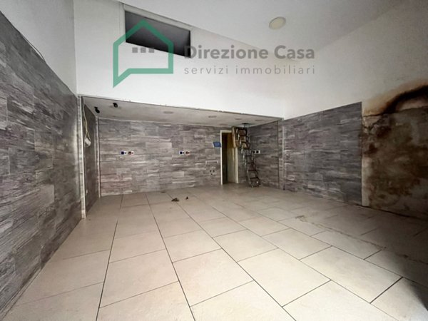 locale commerciale in vendita a Napoli in zona Mercato