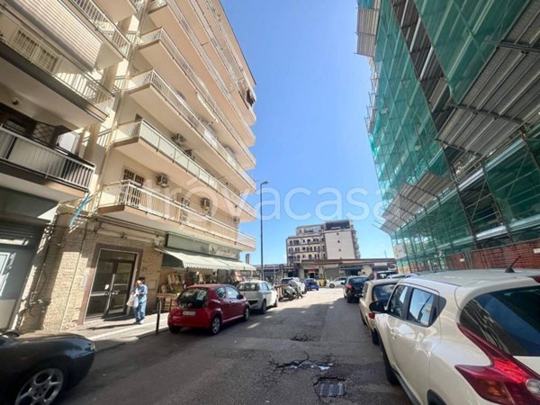 negozio in vendita a Napoli in zona Pianura