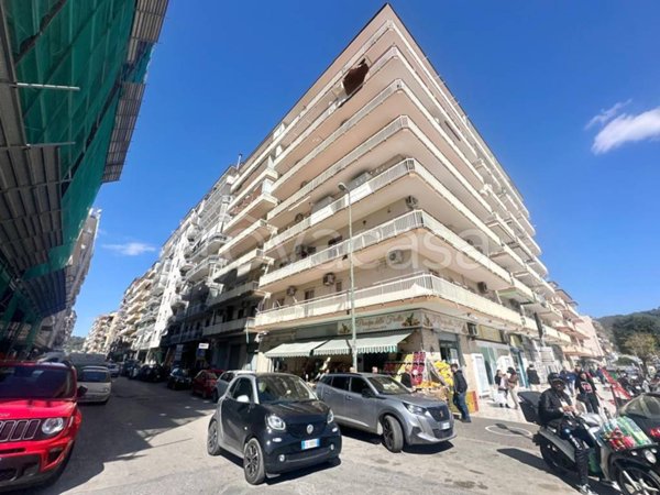 negozio in vendita a Napoli in zona Pianura