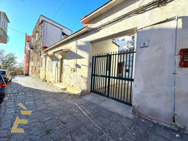 appartamento in vendita a Napoli in zona Camaldoli