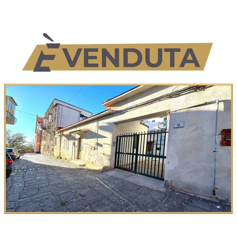 appartamento in vendita a Napoli in zona Camaldoli