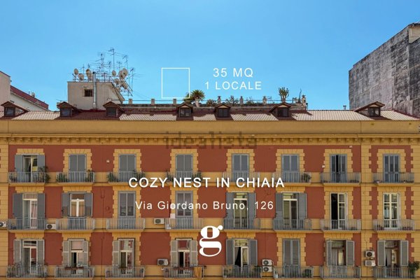 appartamento in vendita a Napoli in zona Chiaia