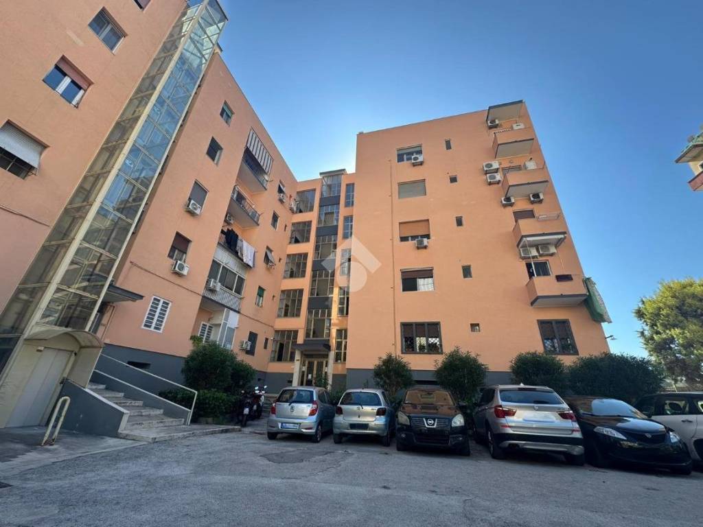 appartamento in vendita a Napoli in zona Fuorigrotta