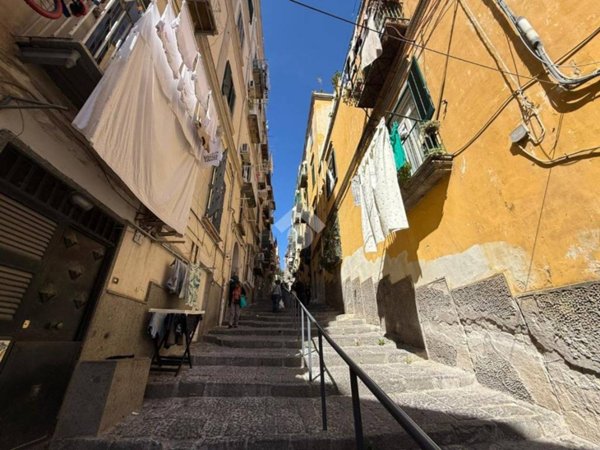 appartamento in vendita a Napoli in zona Stella