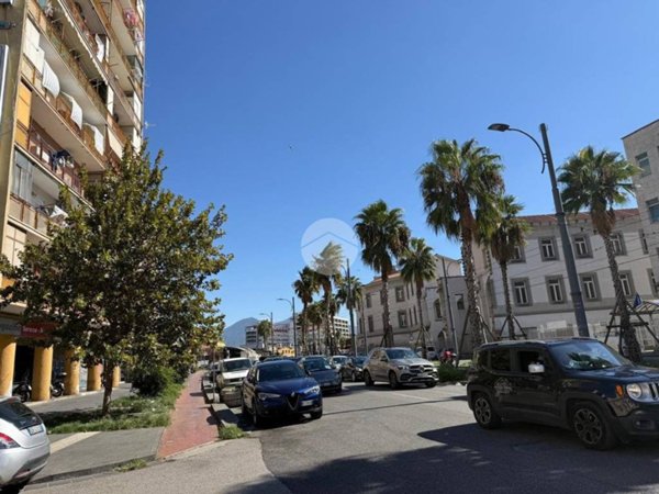 appartamento in vendita a Napoli in zona Mercato