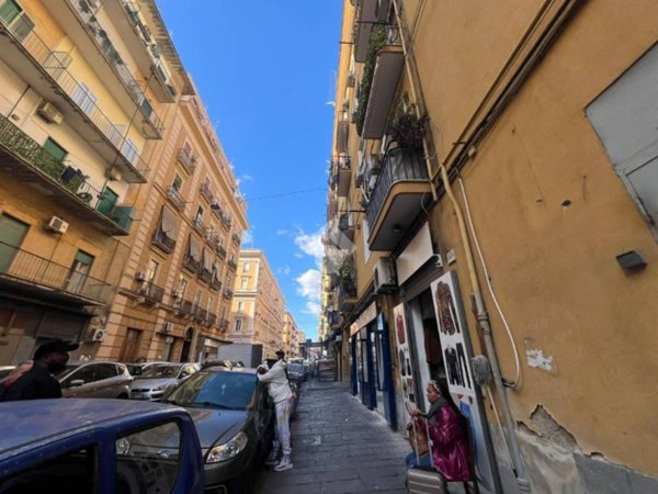 negozio in vendita a Napoli in zona Mercato