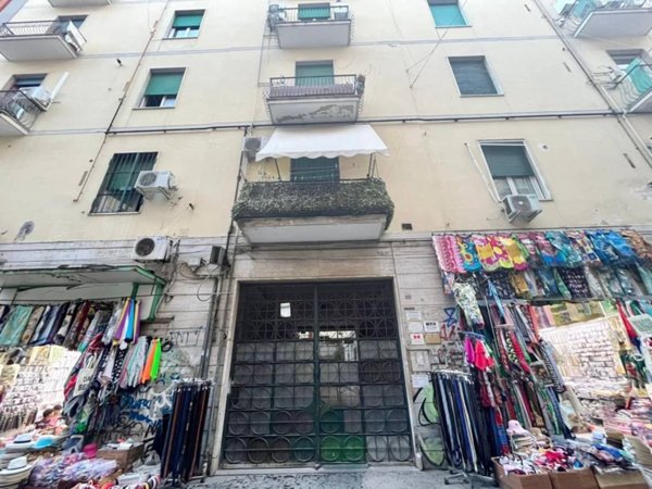 appartamento in vendita a Napoli in zona Pendino / San Giuseppe