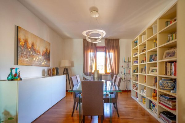 appartamento in vendita a Napoli in zona Chiaia