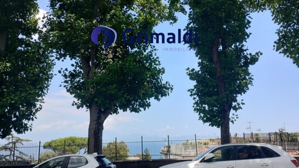 appartamento in vendita a Napoli in zona Posillipo