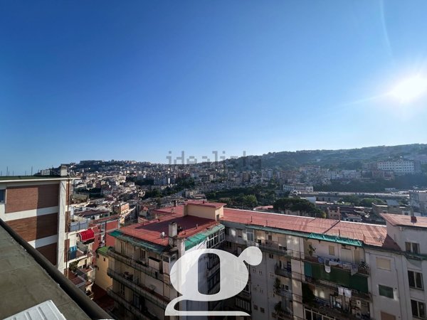 appartamento in vendita a Napoli in zona Stella