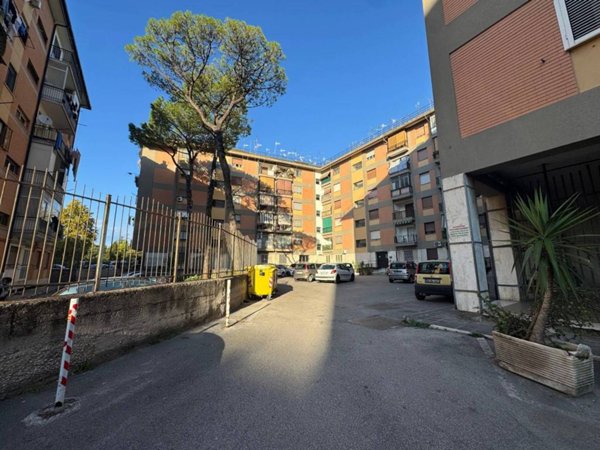 appartamento in vendita a Napoli in zona Barra