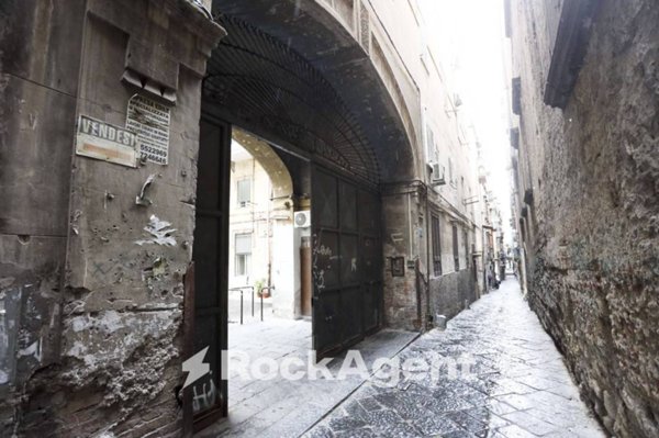 appartamento in vendita a Napoli in zona Mercato